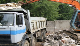 Вывоз строительного мусора с участка в Ярославле недорого от 1572 руб. | 2Землекопа-Рсл